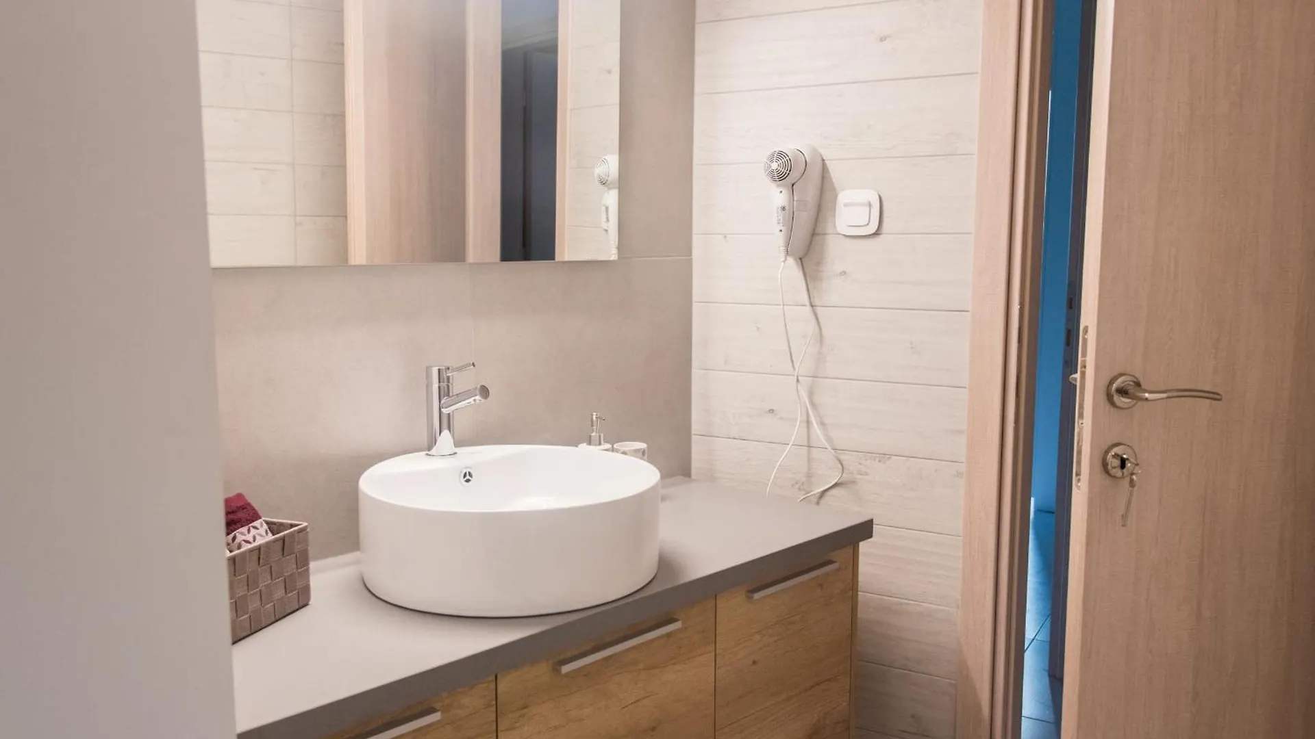 Comfy & Modern Apartment In The Heart Of Heraklion